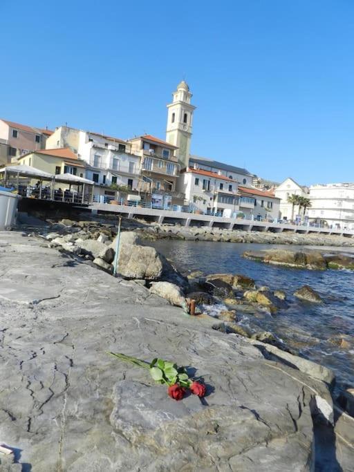 Sea View, In The Old Town Santo Stefano Al Mare Apartment ภายนอก รูปภาพ